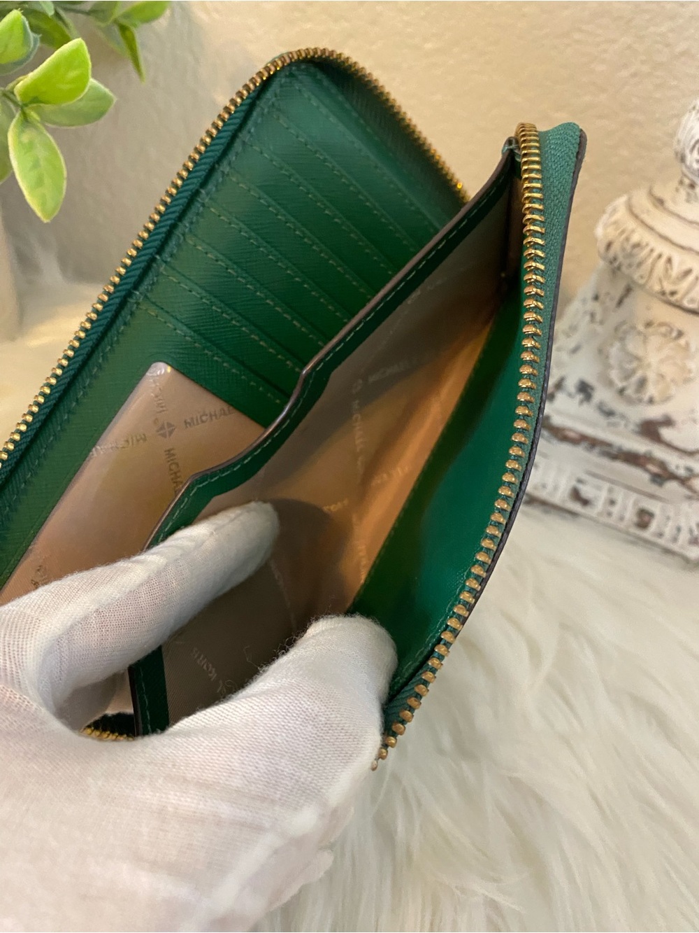 Michael Kors Green Saffiano Zip Wallet with Gold Logo - Picture 11 of 12